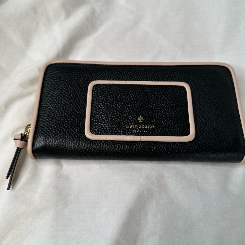 NWT Kate Spade Black and Tan Wallet